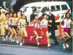 自己最高記録を出した94年の「東京国際女子マラソン」。ゼッケン69番が福地さん