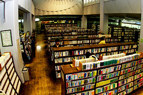 市立図書館