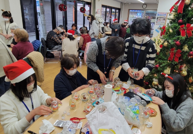 MAGOの活動：クリスマス会の様子