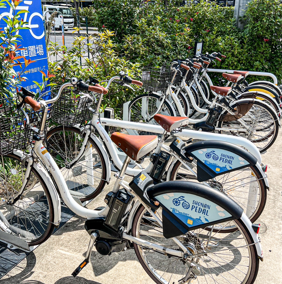 浦和美園駅郊外のサイクルポート