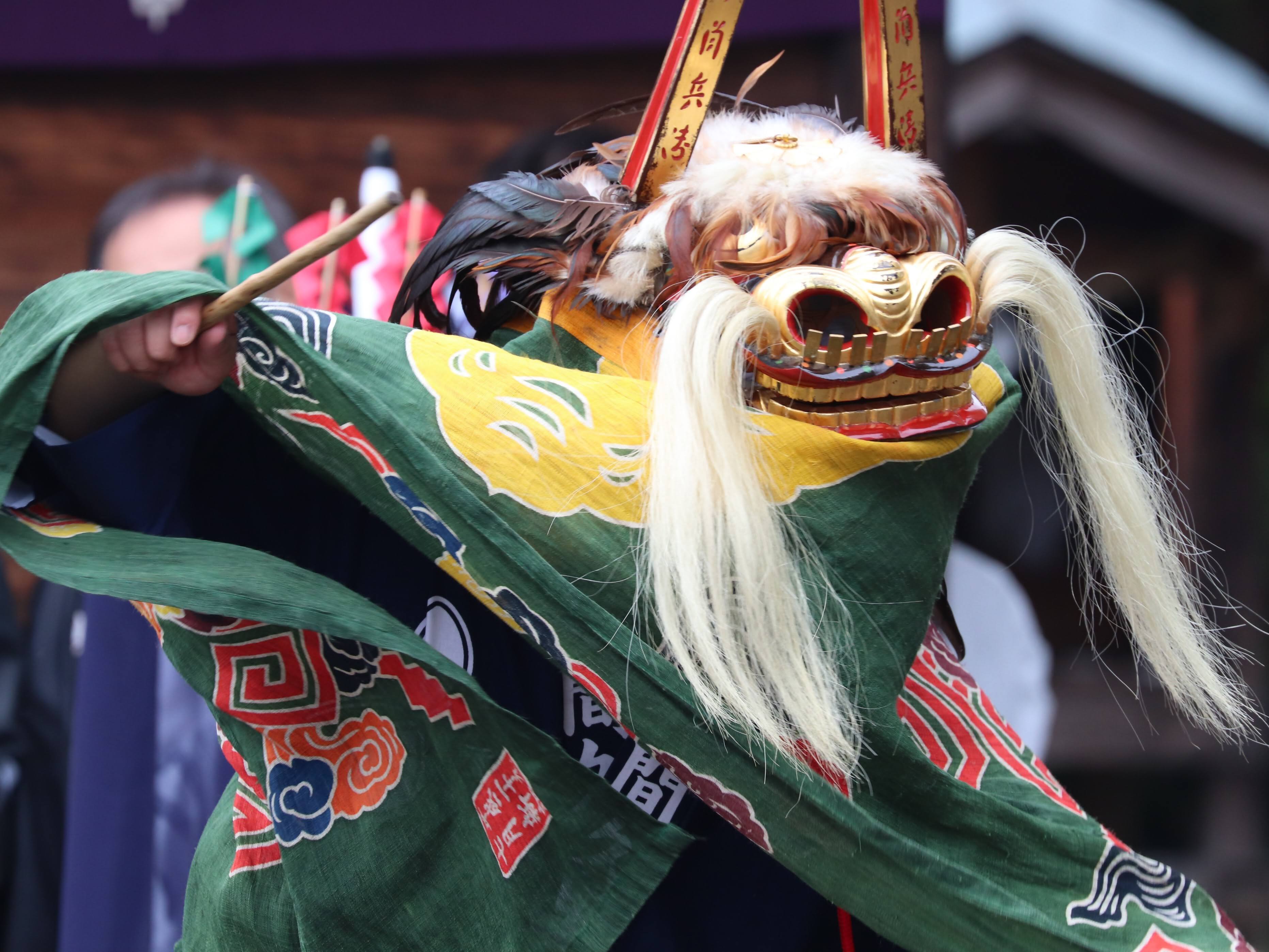 下間久里香取神社の獅子舞の画像