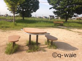 テーブル付きベンチ