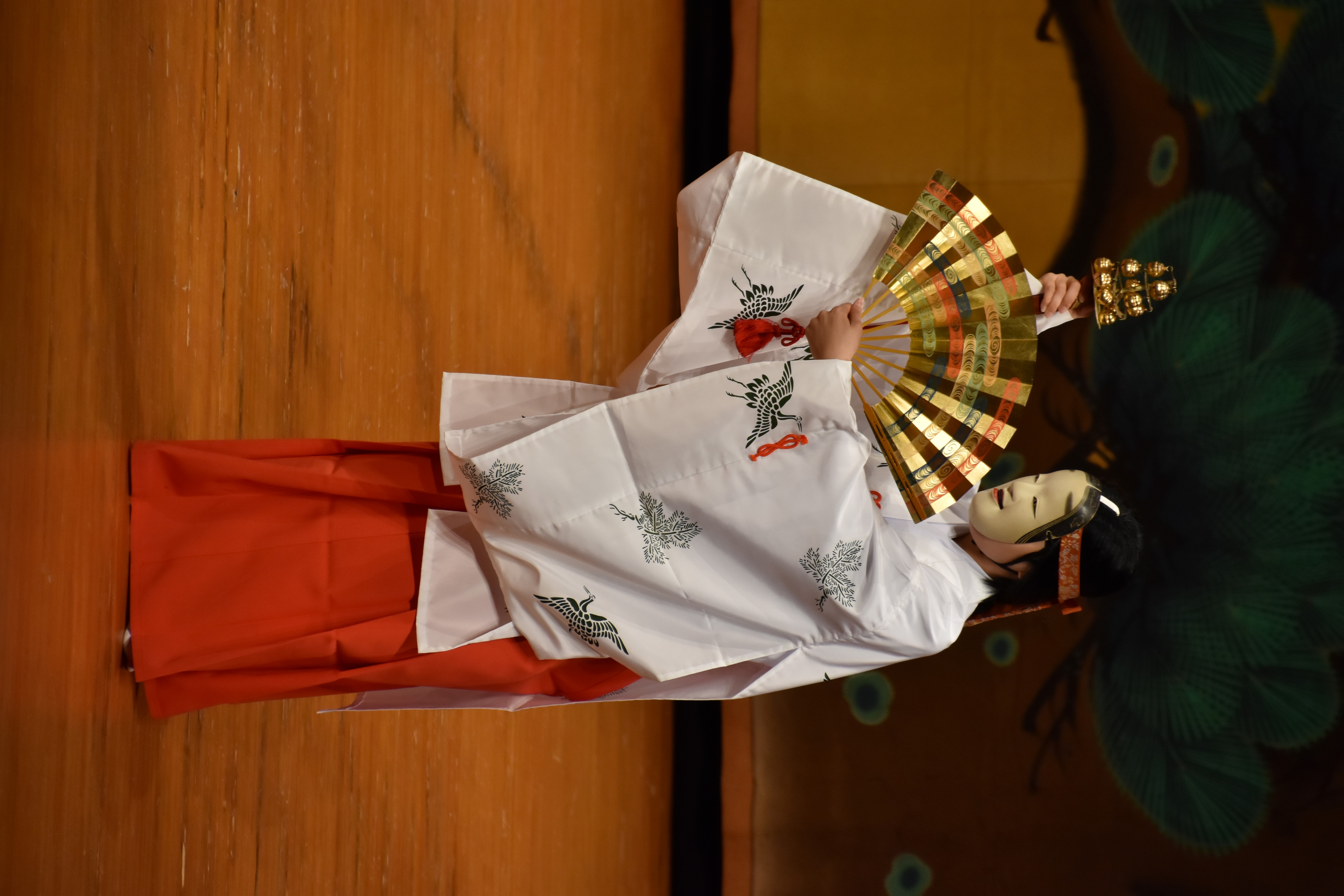 日向さんの巫女舞の写真