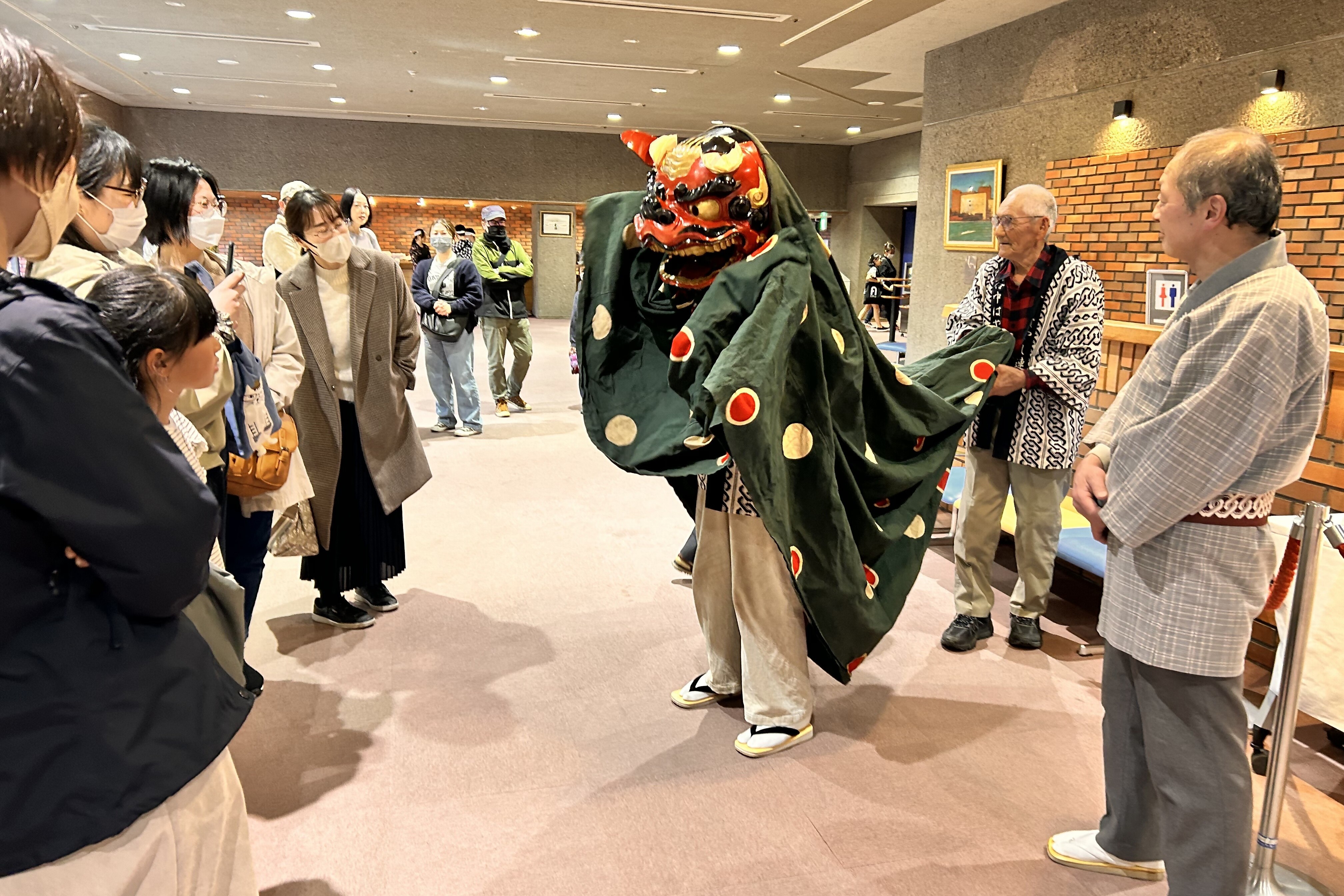 獅子舞デモンストレーションの写真