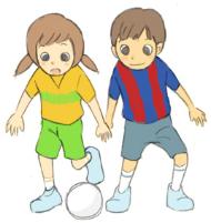 サッカーをする女の子と男の子のイラスト