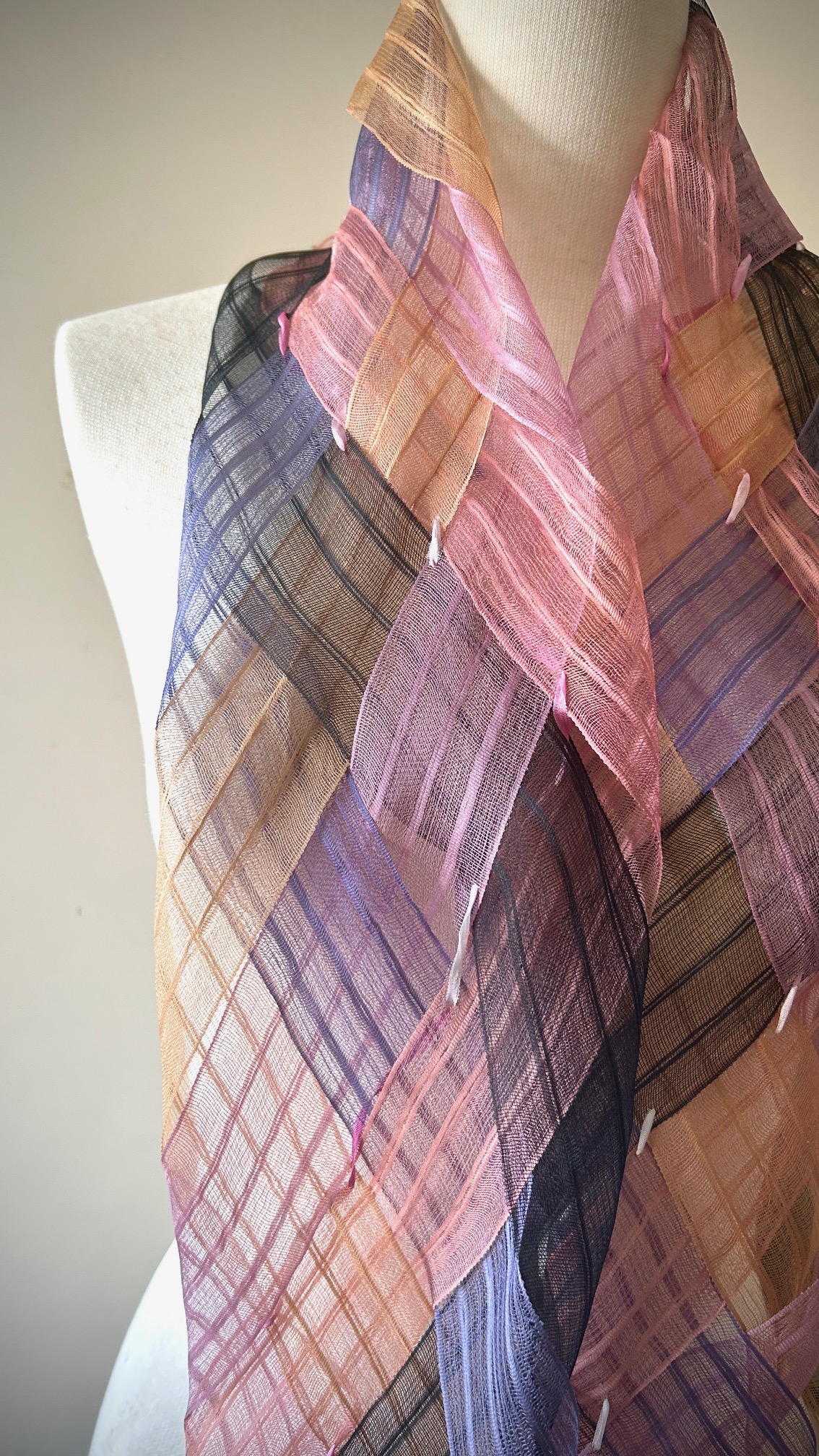 出来上がったシルクリボンのショール写真
