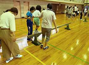 お子さんと一緒に体操に挑戦