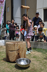 初めて持つきねに悪戦苦闘