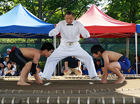 土俵の上では真剣勝負！