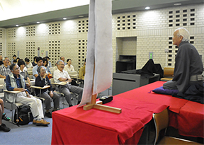 毎年人気の図書館寄席へお越しください