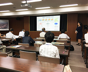 施設見学会の様子