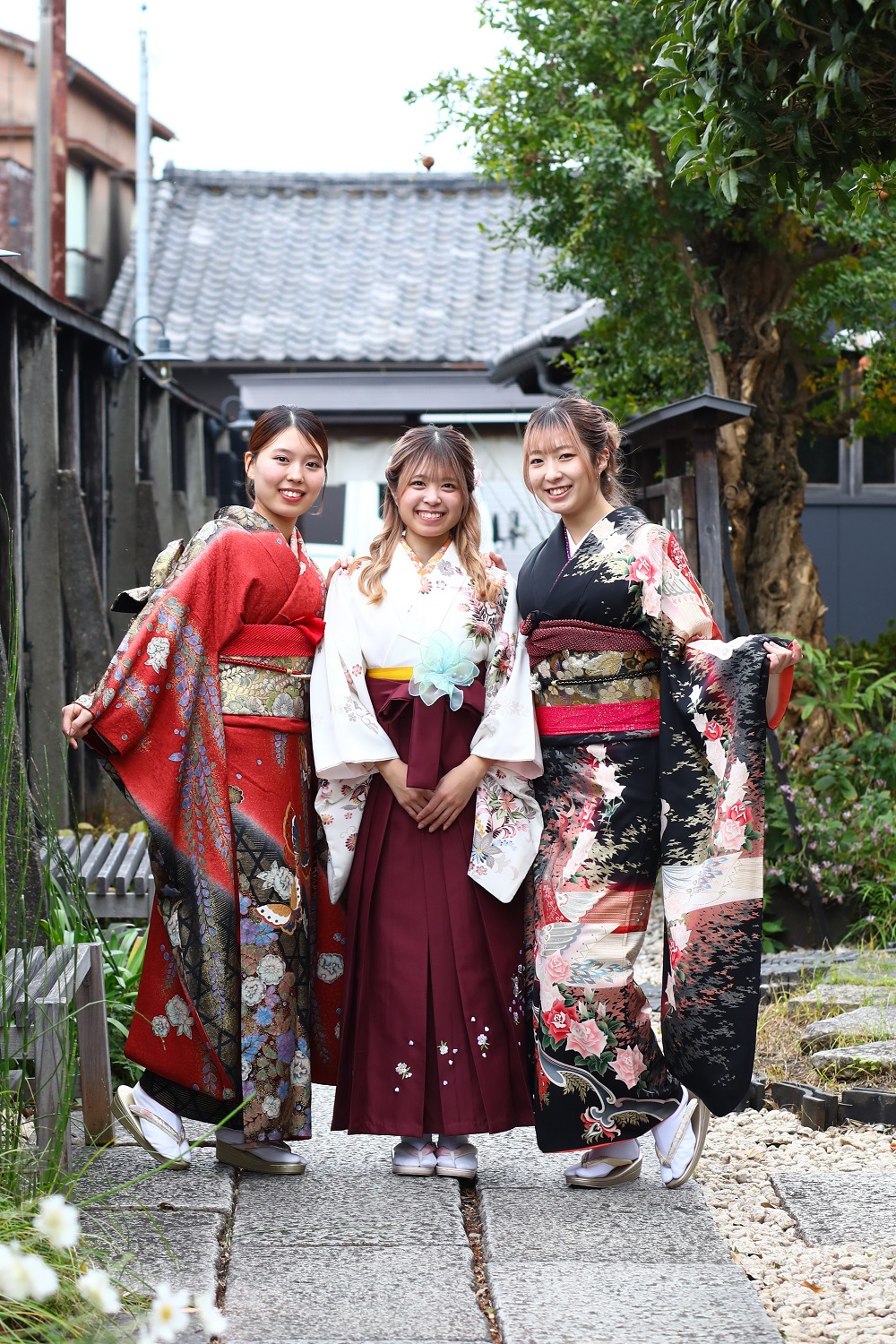 ナビゲーターである越谷市役所プロモーションZ係の3人の女性が写った写真