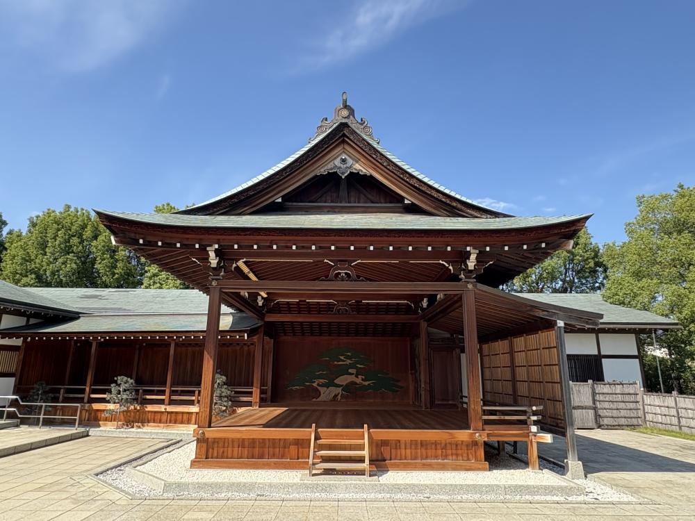 能楽堂の全景写真
