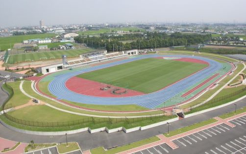 写真:しらこばと運動公園競技場全景