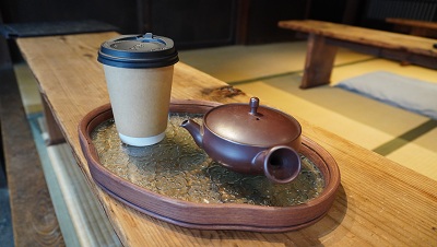 急須とカップの写真